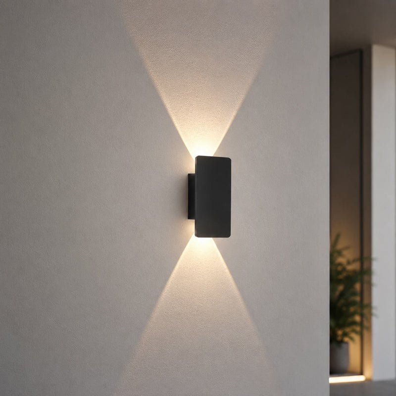 Minimalist LED Outdoor Wall Light — Slim Aluminium Bar, IP65