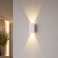 Minimalist LED Outdoor Wall Light — Slim Aluminium Bar, IP65