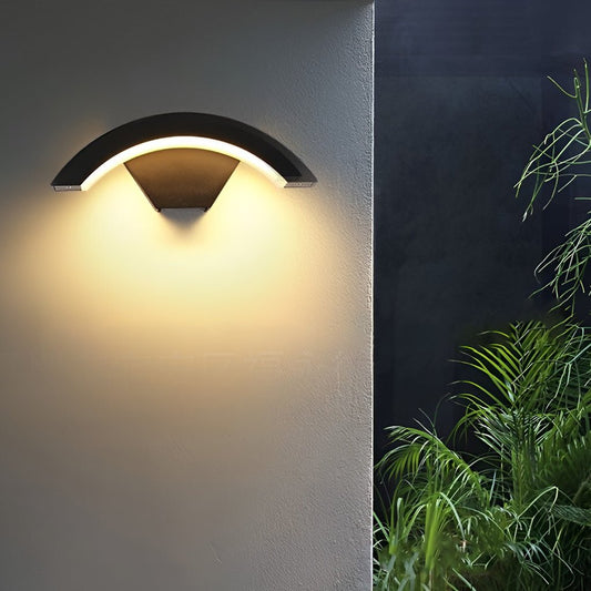 CurvaBlack | Stylish Modern Outdoor Wall Lantern Sconce Light 0