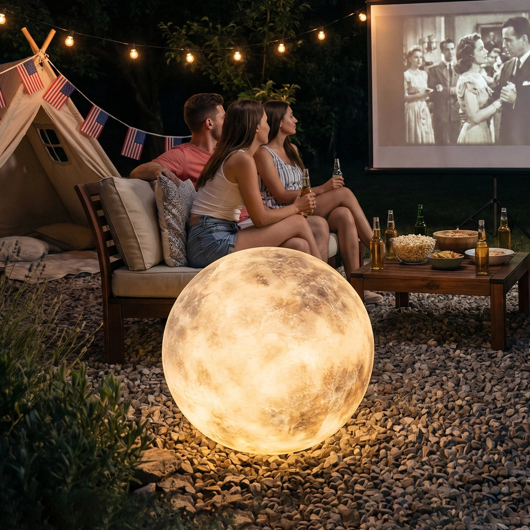 Lunara | Elegant Modern Waterproof Outdoor LED Lawn Light