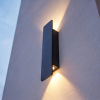Minimalist LED Outdoor Wall Light — Slim Aluminium Bar, IP65